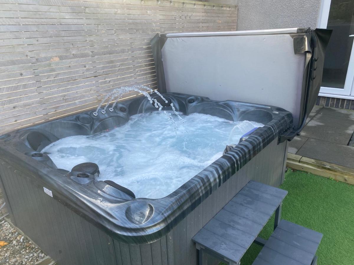 No40Barmouth-Modern,Spacious&Hot Tub Kültér fotó